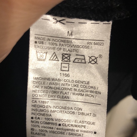 Old Navy Black Button V Neck Blouse - Picture 4 of 4